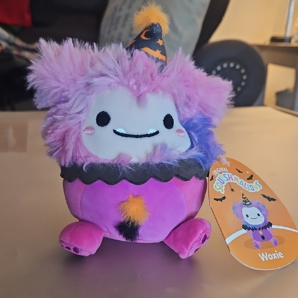 4.5" Woxie The Clown Bigfoot Halloween Squishmallow 2025